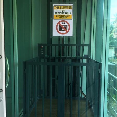 曼谷 素万那普a普勒斯旅馆酒店 外观 照片